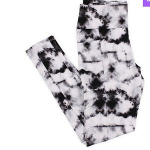 NWT Juniors Active Leggings,  Black & White Tie Die